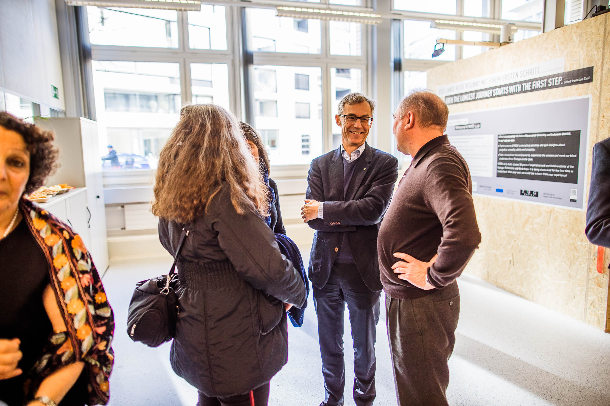 Export x3 1DX23032 Business 2020 Opening MOBI